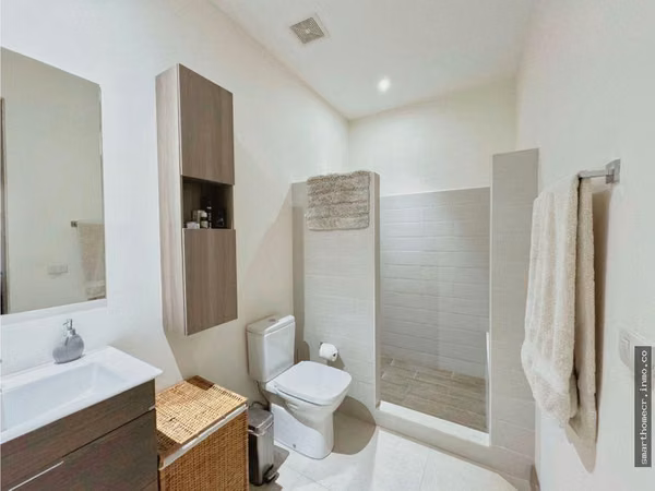 ALQUILER/VENTA DE CASA MODERNA EN CONDOMINIO, LINDORA