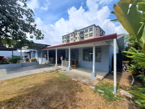 La Paco - Terreno 920 m2 - 2 casas construidas