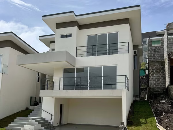 Se vende Casa en Guachipelin