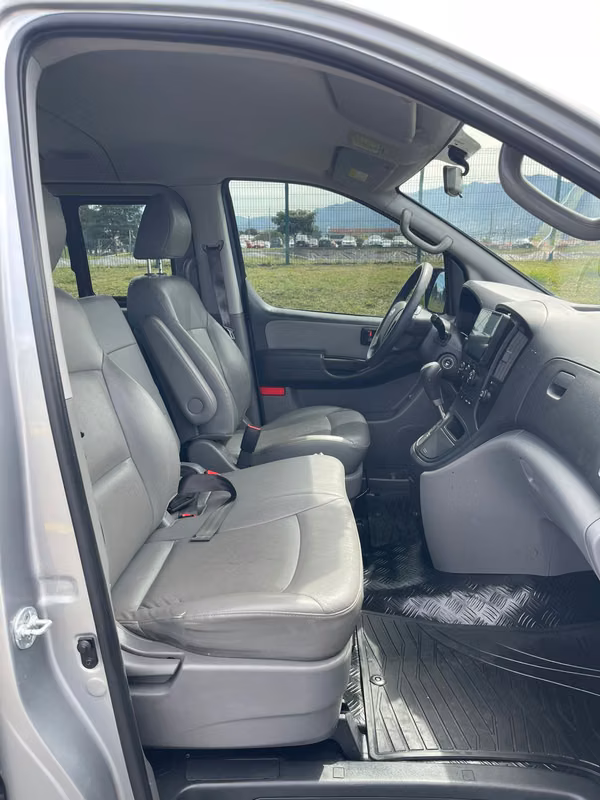 HYUNDAI GRAND STAREX 2016