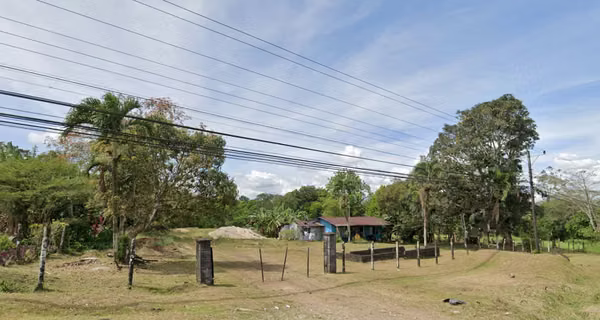 Flat 3.2-hectare lot with utilities and 110 m frontage on a public road – Aguas Zarcas
