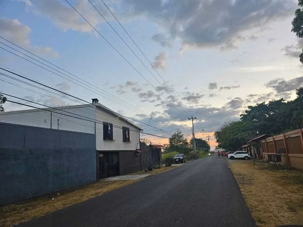 Puntarenas, El Roble, cerca Hotel Fiesta : 4 lindos lotes de menos de 300m2 c/u