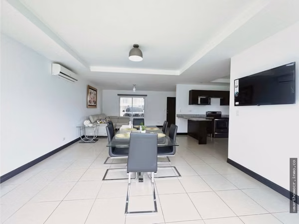 ALQUILER DE CASA ESQUINERA EN RIO PALMA, GUACHIPELÍN