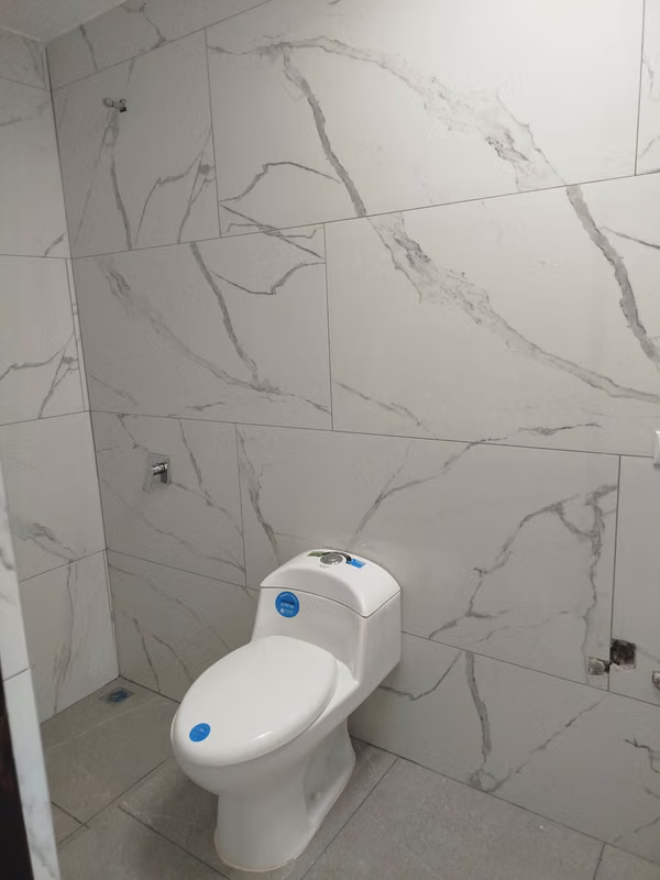 Casa NUEVA 100% remodelada acabados limpios y bellos, fresca amplia, segura