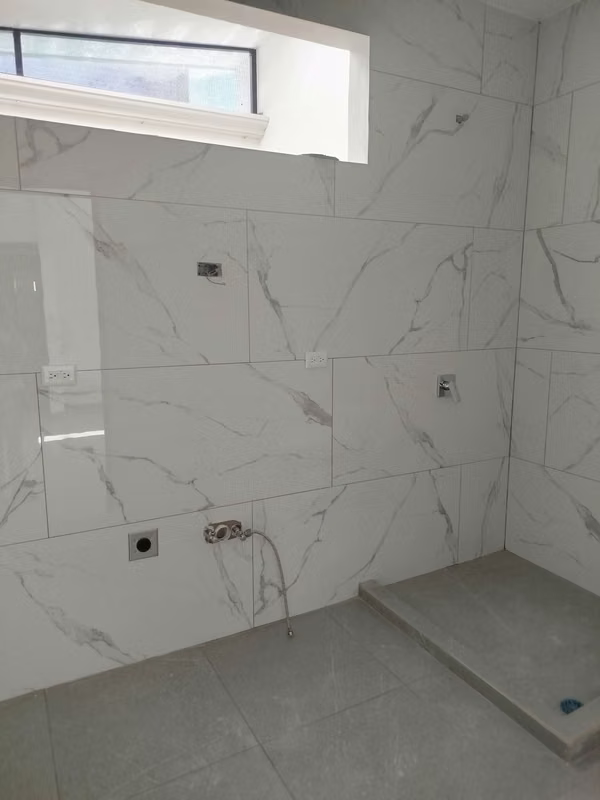 Casa NUEVA 100% remodelada acabados limpios y bellos, fresca amplia, segura