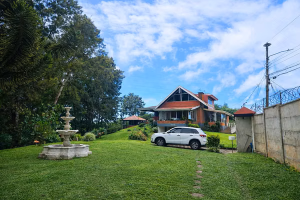 PROPIEDAD EN CORONADO UNICA CON 2 CASAS