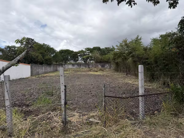 RENTA DE LOTE USO COMERCIAL ESCAZU PRECIO $2300
