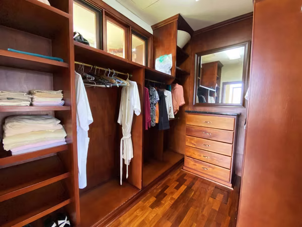 Venta de casa de lujo amueblada en San Isidro, Heredia (FB)