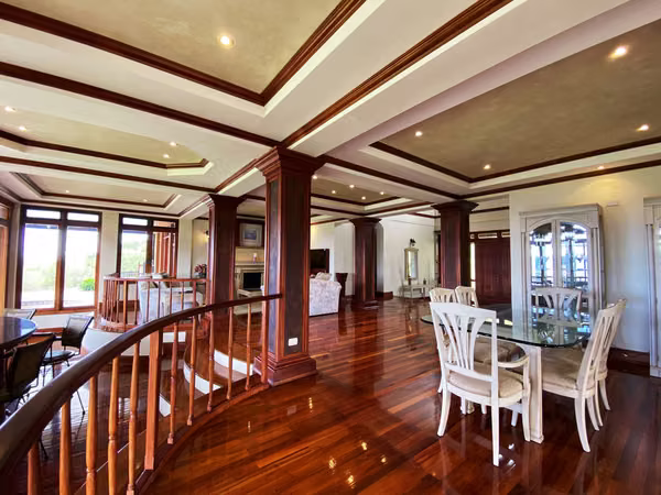 Venta de casa de lujo amueblada en San Isidro, Heredia (FB)