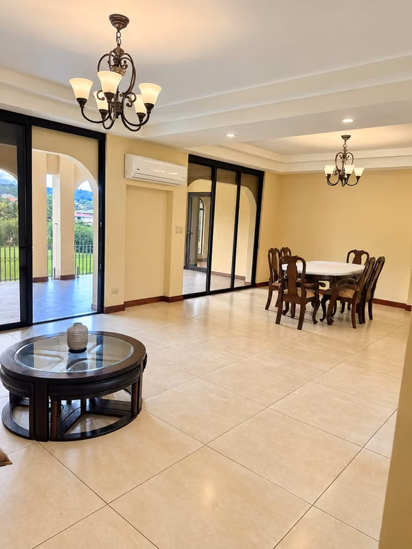 Alquiler Penthouse en Heredia Cariari | Totalmente amueblado Vista al Golf y 2 Terrazas