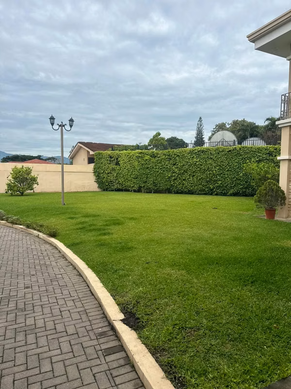 Alquiler Penthouse en Heredia Cariari | Totalmente amueblado Vista al Golf y 2 Terrazas