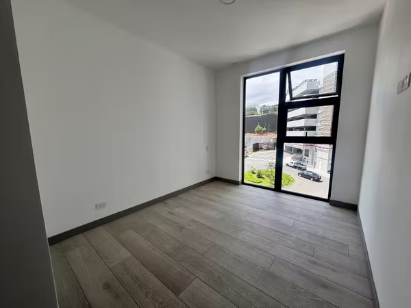 ALQUILER DE APARTAMENTO EN LA SABANA EN CONDOMINIO CON PARQUEO CON LÍNEA BLANCA O SIN NADA