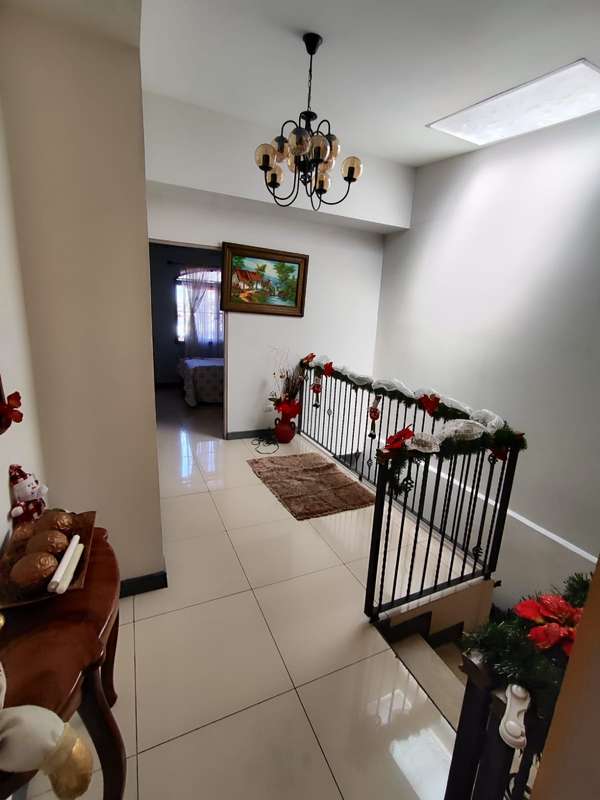 Casa 3 habitaciones con apartamento adicional San Sebastian, Walmart