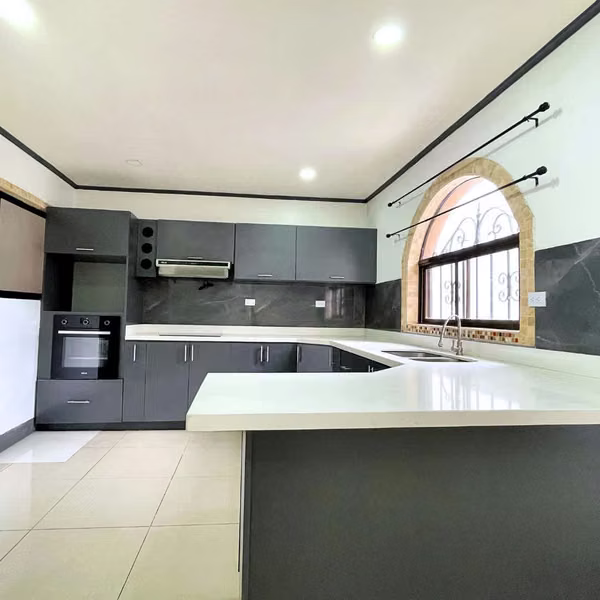Venta de casa en condominio Lomas de Granadilla 5922