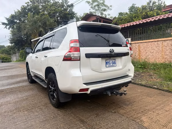 2015 Toyota Prado
