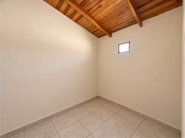 CASA CON 4 APARTAMENTOS TIPO ESTUDIO EN VENTA – TAMARINDO, GUANACASTE