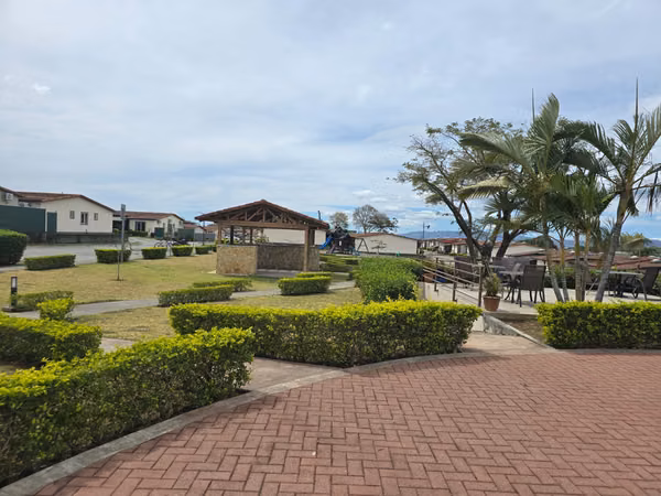 VENTA DE CASA EN CONDOMINIO TERRAZAS DEL NORTE, SAN RAFAEL, ALAJUELA