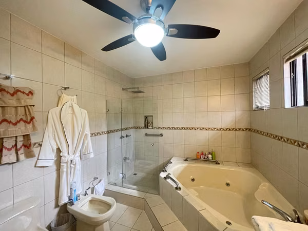 Venta Casa en Condominio Guachipelin Sur