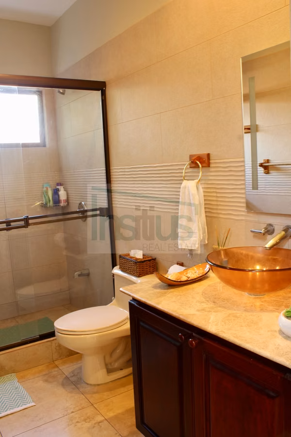 Venta de Casa en Jaco, Garabito, Puntarenas, excelente ubicación.