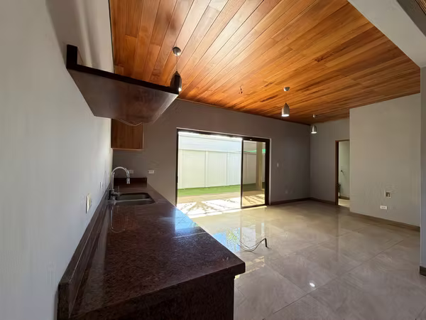 Alquiler Casa independiente, 3 Habitaciones // Guacima , Rincon Herrera