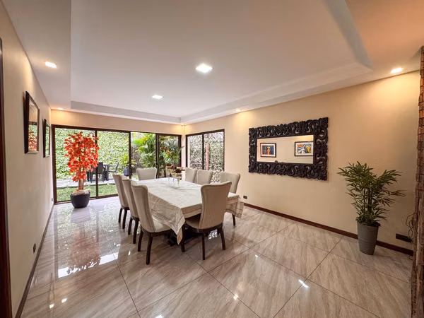 Casa de un nivel en venta | Bello Horizonte, Escazú