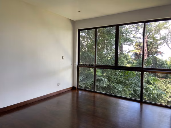Casa para inversión en Montaña del Sol | Santa Ana