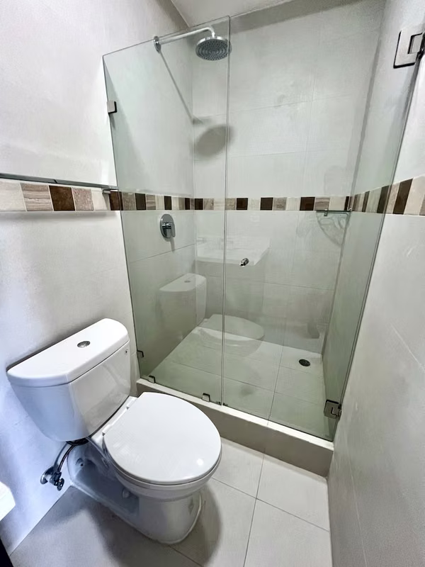 Condo contemporáneo, 3 cuartos, 3 baños completos, piscina, 24h seg, San Rafael
