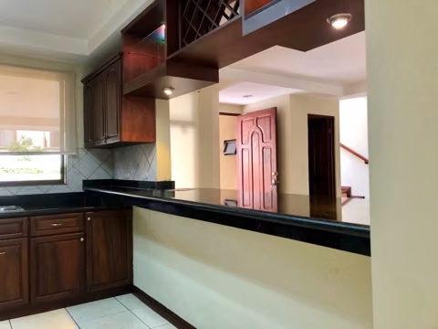 CASA HEREDIA EN CONDOMINIO CERCA DE OXIGENO Y ZONA FRANCA