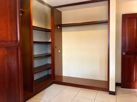 CASA HEREDIA EN CONDOMINIO CERCA DE OXIGENO Y ZONA FRANCA