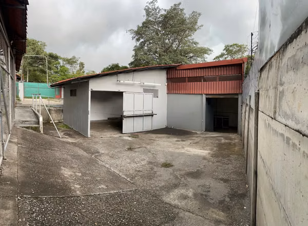 Local Comercial en Alquiler Santa Ana 500 m² Alto Tránsito