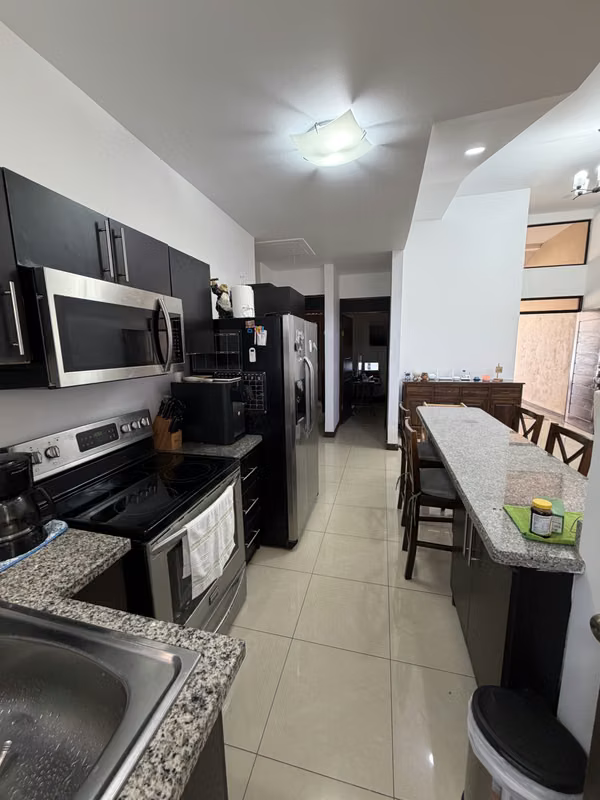 Casa en Montes de Oca/un piso-remodelada-condominio