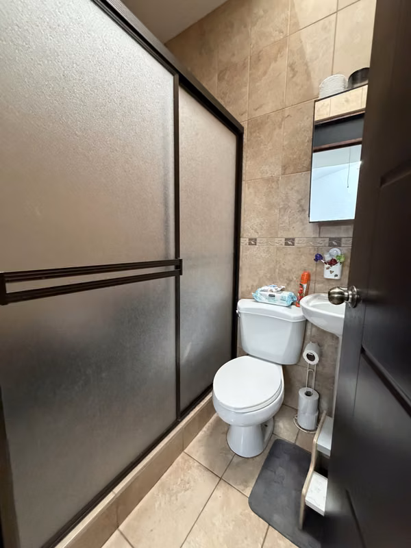 Casa en Montes de Oca/un piso-remodelada-condominio