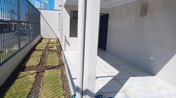 Venta de casa en Tibas centro.