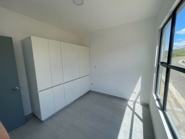 Venta de Casa Nueva en Condominio– Bello Horizonte de Escazú