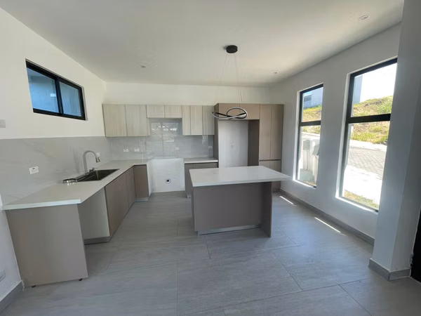 Venta de Casa Nueva en Condominio– Bello Horizonte de Escazú