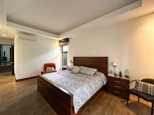 Casa de un nivel en venta | Bosque Dorado, Santa Ana