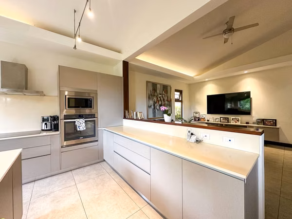 Casa de un nivel en venta | Bosque Dorado, Santa Ana