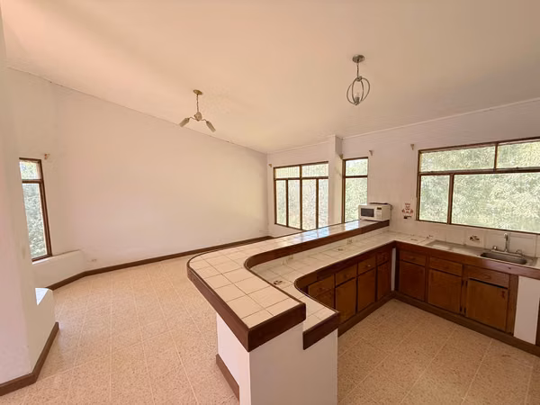 Espectacular Propiedad con Casa Moderna en Labrador – Ideal para Vivir o Invertir