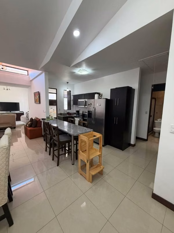 VENTA DE CASA EN CONDOMINIO LOMAS DE MONTES DE OCA