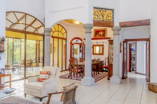 Hermosa casa estilo colonial a la venta en Hacienda Los Reyes
