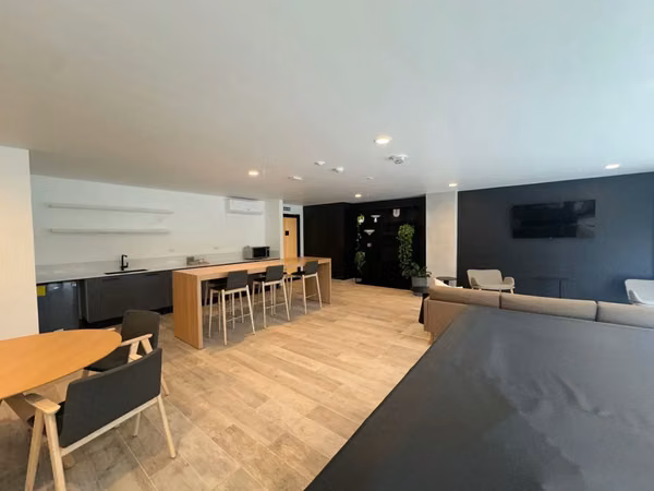 VENTA DE APARTAMENTO EN ESCAZÚ VILLAGE CON LINEA BLANCA PARA INVERSIÓN