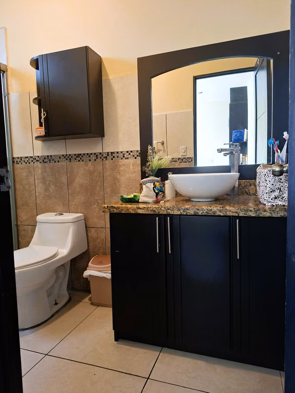 APARTAMENTO FULL AMOBLADO EN ROHRMOSER. EDIFICIO “LA RIVERA DE ROHRMOSER”. POR CENAT (ANTIGUO AID).