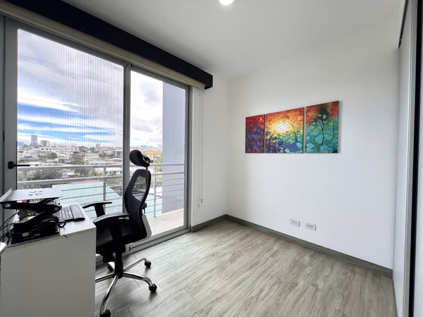 Venta de apartamento en Escazú. 2 Habitaciones + 2 Baños + 2 Parqueos + Bodega. ¡Amenidades!