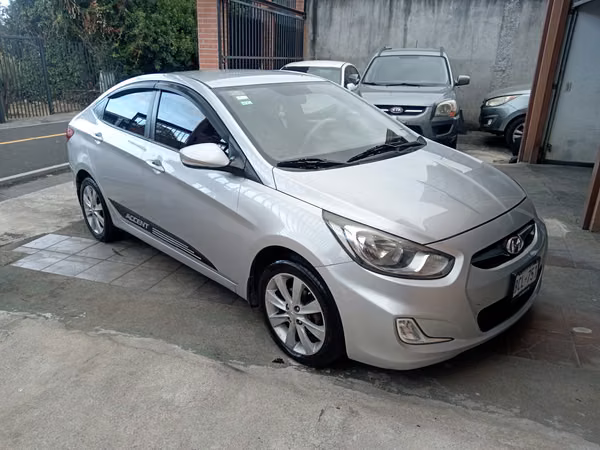 HYUNDAI ACCENT BLUE
