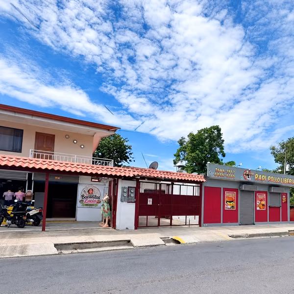Propiedad comercial en venta en Liberia | 6 locales y 2 apartamentos
