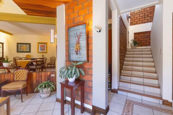 Propiedad con 3 apartamentos en venta – San Pedro, Montes de Oca