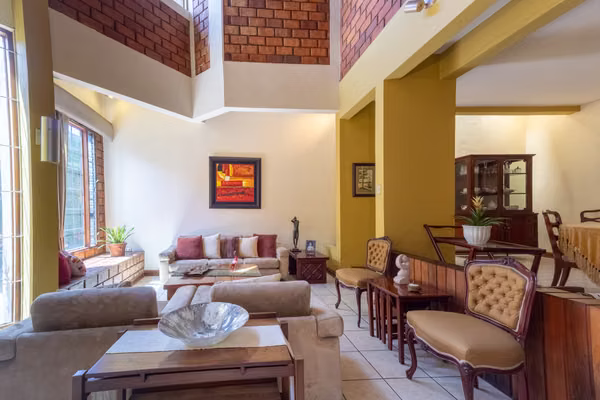 Propiedad con 3 apartamentos en venta – San Pedro, Montes de Oca