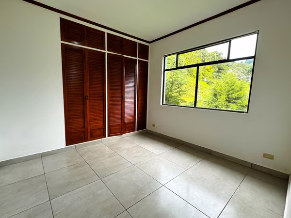 Casa de Montaña en Rancho Redondo moderna con vistas a San Jose….