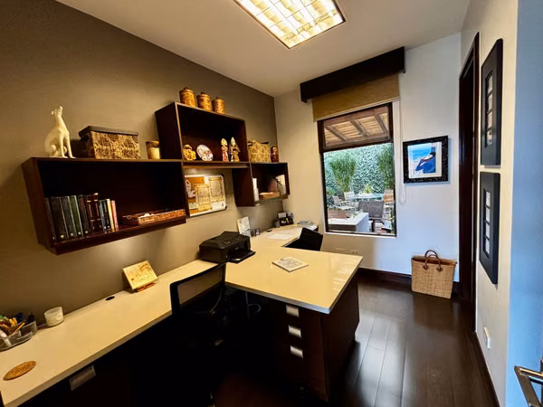VENTA DE EXCLUSIVO APARTAMENTO AMUEBLADO EN ESCAZÚ