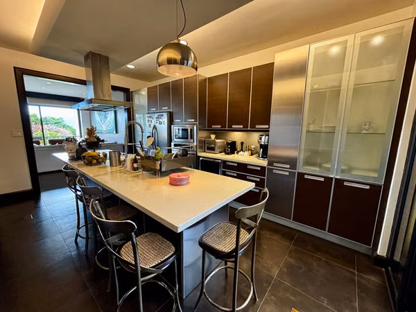 VENTA DE EXCLUSIVO APARTAMENTO AMUEBLADO EN ESCAZÚ
